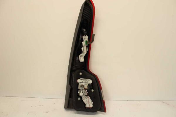 FEU ARRIERE GAUCHE VOLVO - Vue 2